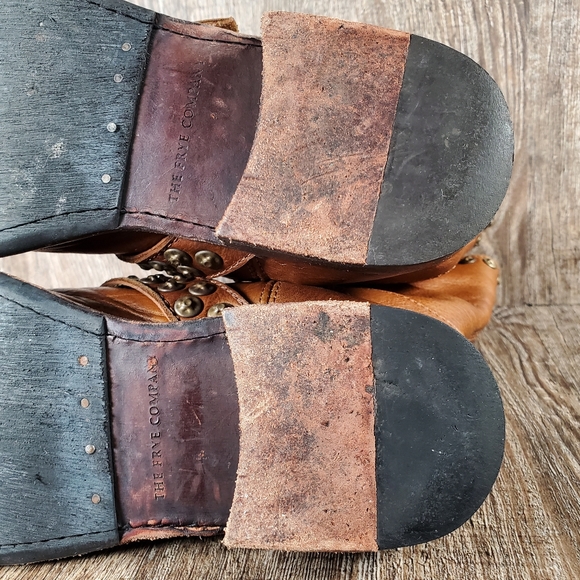 Frye Jenna Women's 6 B Brown Distressed Leather Studded Moto Short Buckle Boots - Picture 9 of 13